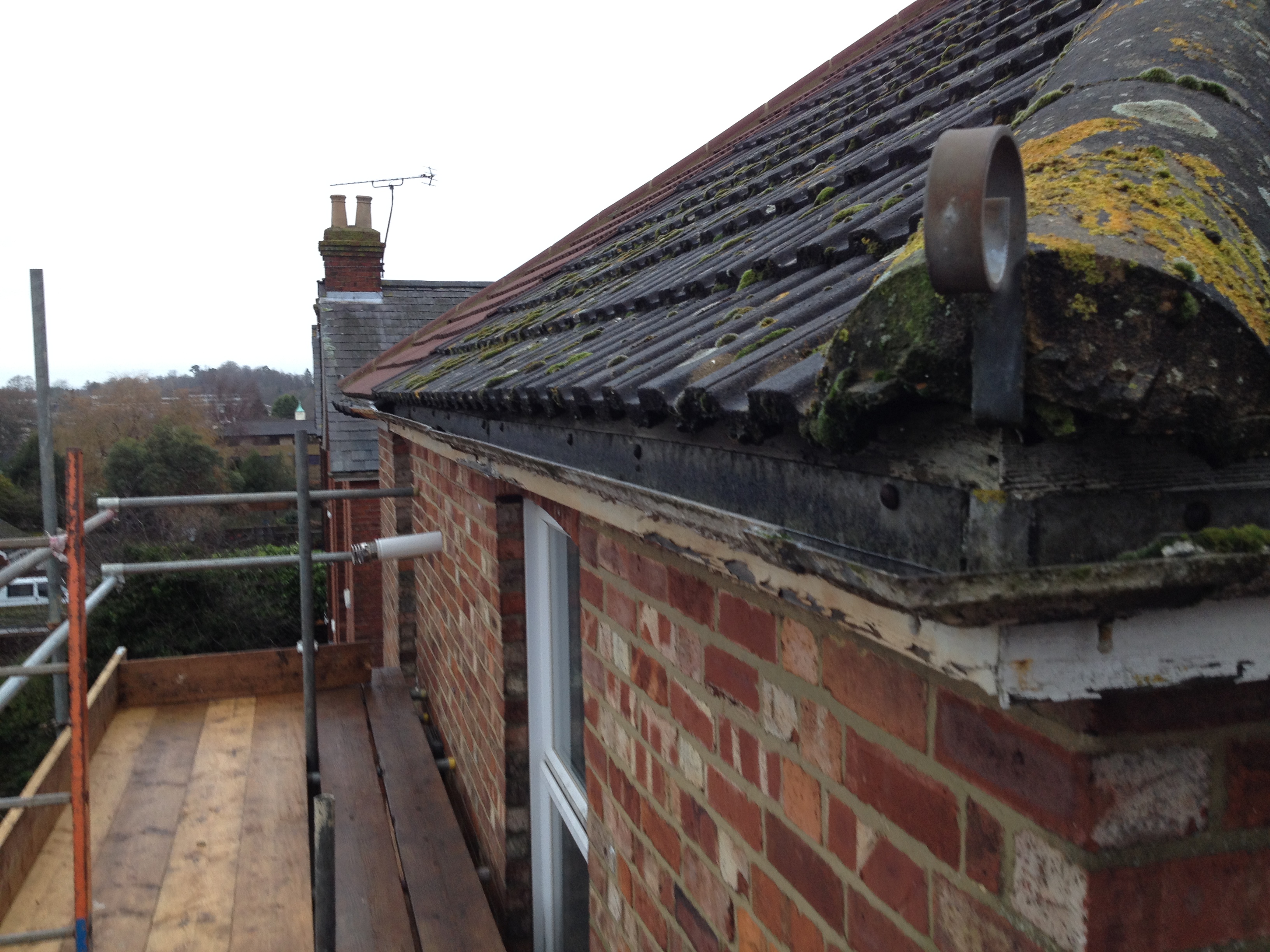 Guttering replacement – gutter cleaning